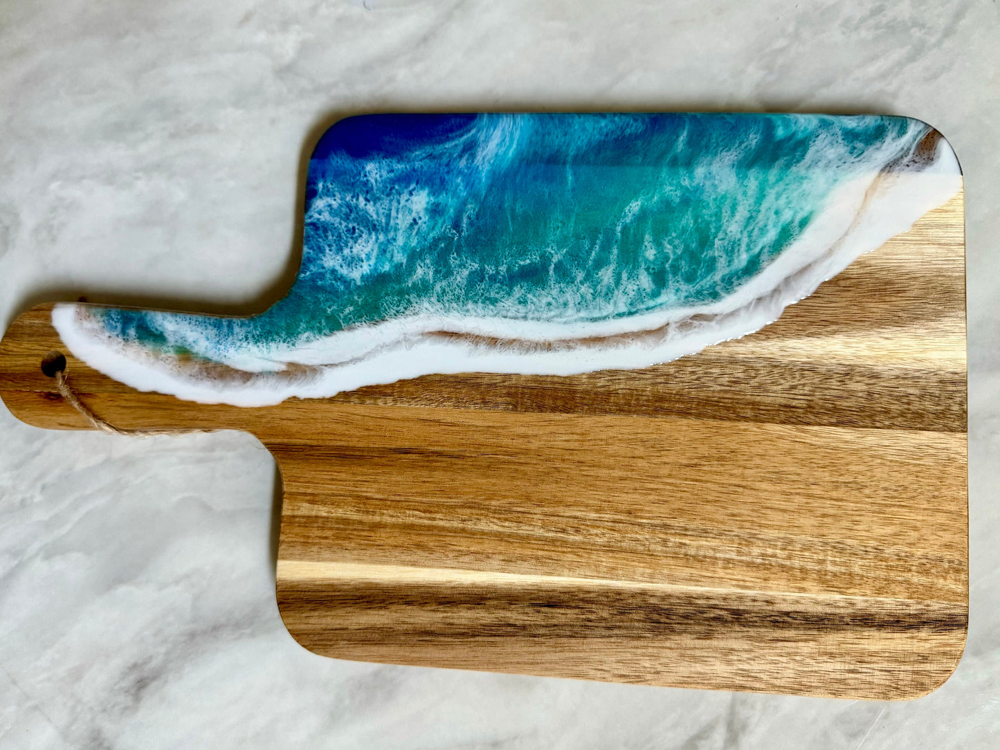 Cutting Board With Handle and Ocean Waves in Resin / Cheese Lover Board / Serving Board / Charcuterie Board / Coastal Decor / Gift for Her