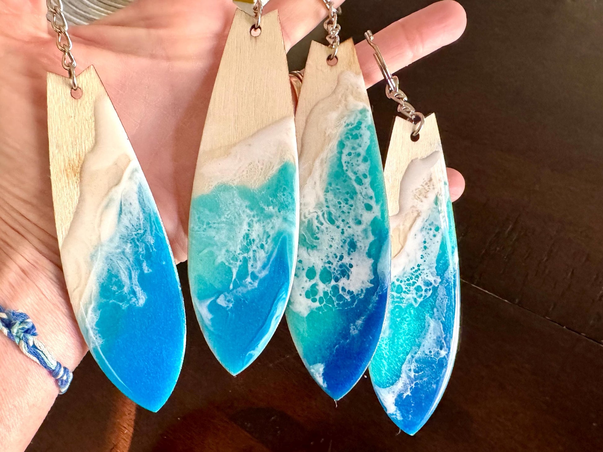 Surfboard Keychain for Beach Lover's, Wood Surfboard with Resin Ocean Wave, Surfer's Keychain, Coastal Decorative Bag Accessory