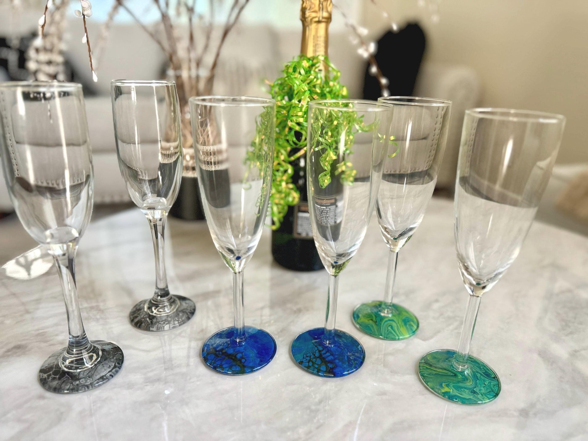 Celebrate in Style with this Set of Champagne Glasses! Perfect to Gift or to for a Special Event such as an Anniversary or Wedding Toast.