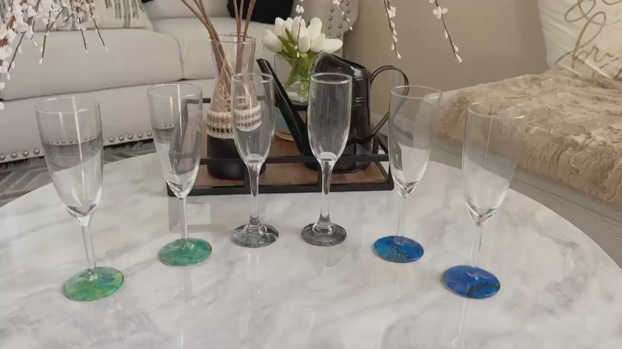 Celebrate in Style with this Set of Champagne Glasses! Perfect to Gift or to for a Special Event such as an Anniversary or Wedding Toast.