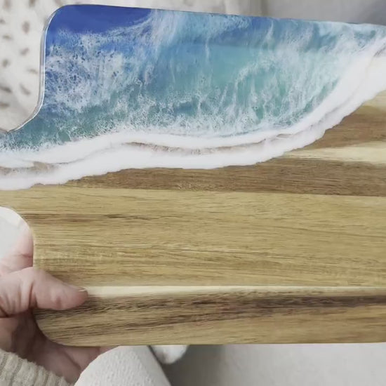 Cutting Board With Handle and Ocean Waves in Resin / Cheese Lover Board / Serving Board / Charcuterie Board / Coastal Decor / Gift for Her